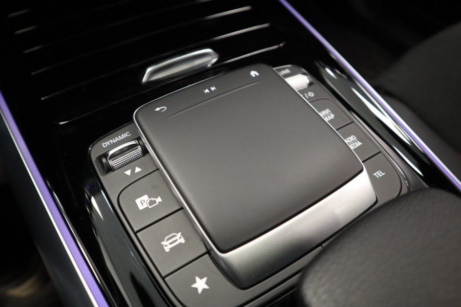 Mercedes-Benz EQA 300 4MATIC Business Solution AMG 67 kWh ACC Panoramadak Blindspot Mercedes-Benz EQA 300 4MATIC Business Solution AMG 67 kWh ACC Panoramadak Blindspot