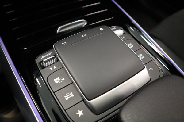 Mercedes-Benz EQA 300 4MATIC Business Solution AMG 67 kWh ACC Panoramadak Blindspot Mercedes-Benz EQA 300 4MATIC Business Solution AMG 67 kWh ACC Panoramadak Blindspot