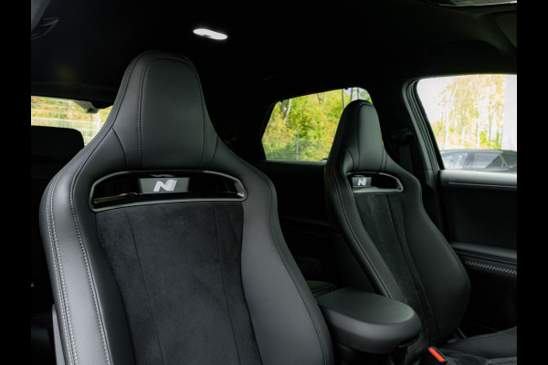 Hyundai IONIQ 5 N AWD 84 kWh - 650 PK - 770 NM - Panorama Dak Hyundai IONIQ 5 N AWD 84 kWh - 650 PK - 770 NM - Panorama Dak