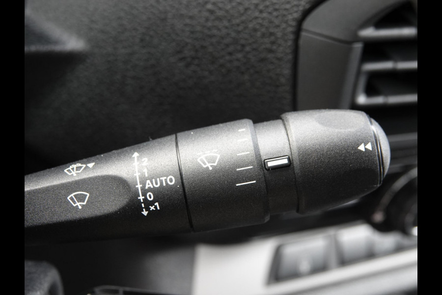 Opel Vivaro Electric L3 75 kWh | 2x schuifdeur | 0% rente | Dynamic NAV pakket | Apple Carplay | rondom zicht camera's | dodehoek detectie | parkeersensoren voor & achter | Comfort scheidingswand | rijklaarprijs Opel Vivaro Electric L3 75 kWh | 2x schuifdeur | 0% rente | Dynamic NAV pakket | Apple Carplay | rondom zicht camera's | dodehoek detectie | parkeersensoren voor & achter | Comfort scheidingswand | rijklaarprijs