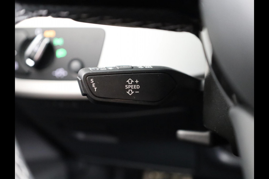 Audi A4 Avant 35 TFSI S edition Competition 150 pk S-tronic | Private lease vanaf € 751,- per maand | Verlengde garantie | Navigatie | Parkeersensoren | Stoelverwarming | S-Line |