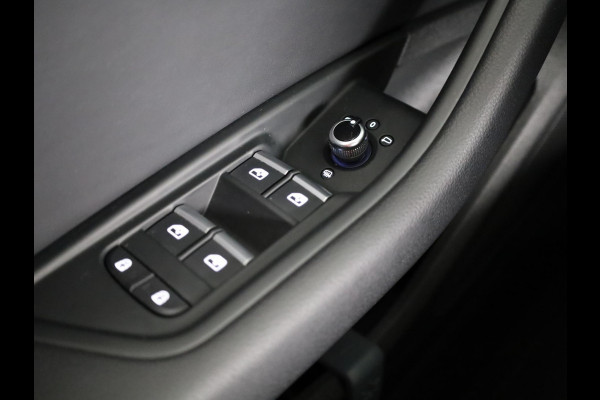 Audi A4 Avant 35 TFSI S edition Competition 150 pk S-tronic | Private lease vanaf € 751,- per maand | Verlengde garantie | Navigatie | Parkeersensoren | Stoelverwarming | S-Line |