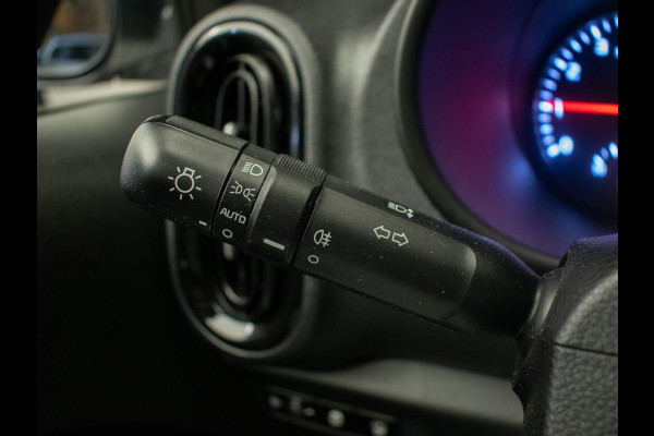 Kia Picanto 1.0 CVVT ComfortPlusLine Navigator Sport (APPLE CARPLAY.NAVI,CAMERA,LED,SPORTSTOELEN,AIRCO,PDC,NETTESTAAT) Kia Picanto 1.0 CVVT ComfortPlusLine Navigator Sport (APPLE CARPLAY.NAVI,CAMERA,LED,SPORTSTOELEN,AIRCO,PDC,NETTESTAAT)