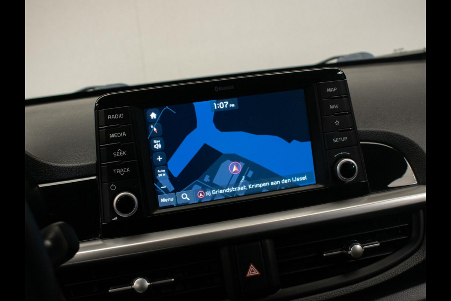 Kia Picanto 1.0 CVVT ComfortPlusLine Navigator Sport (APPLE CARPLAY.NAVI,CAMERA,LED,SPORTSTOELEN,AIRCO,PDC,NETTESTAAT) Kia Picanto 1.0 CVVT ComfortPlusLine Navigator Sport (APPLE CARPLAY.NAVI,CAMERA,LED,SPORTSTOELEN,AIRCO,PDC,NETTESTAAT)