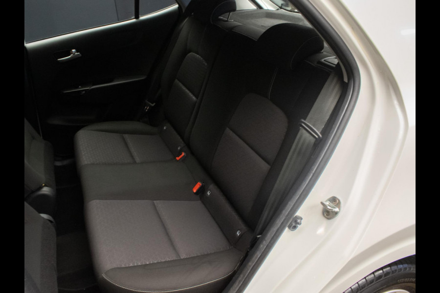 Kia Picanto 1.0 CVVT ComfortPlusLine Navigator Sport (APPLE CARPLAY.NAVI,CAMERA,LED,SPORTSTOELEN,AIRCO,PDC,NETTESTAAT) Kia Picanto 1.0 CVVT ComfortPlusLine Navigator Sport (APPLE CARPLAY.NAVI,CAMERA,LED,SPORTSTOELEN,AIRCO,PDC,NETTESTAAT)