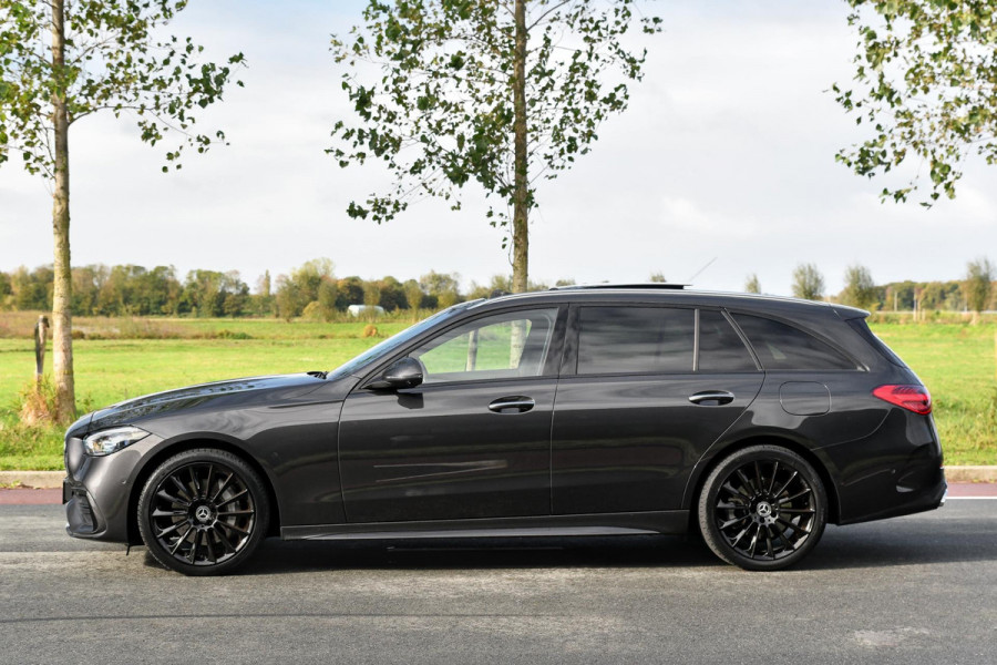 Mercedes-Benz C-Klasse Estate 300 e AMG Premium Plus. Pano, Memory, Distro+, HUD, 360 3D, Trekh, Burm, Keyless, Digital, Stuurvw! Mercedes-Benz C-Klasse Estate 300 e AMG Premium Plus. Pano, Memory, Distro+, HUD, 360 3D, Trekh, Burm, Keyless, Digital, Stuurvw!