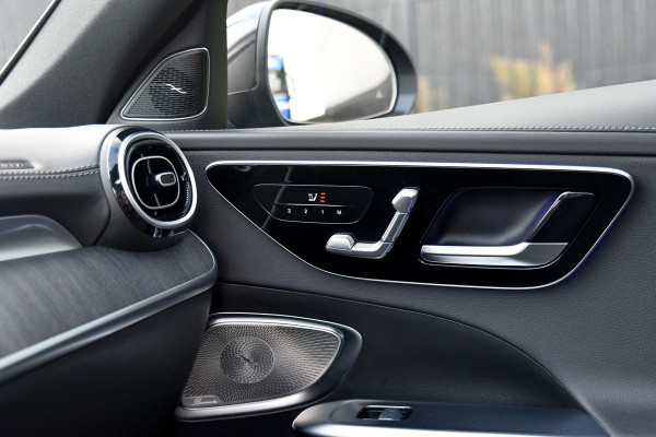 Mercedes-Benz C-Klasse Estate 300 e AMG Premium Plus. Pano, Memory, Distro+, HUD, 360 3D, Trekh, Burm, Keyless, Digital, Stuurvw! Mercedes-Benz C-Klasse Estate 300 e AMG Premium Plus. Pano, Memory, Distro+, HUD, 360 3D, Trekh, Burm, Keyless, Digital, Stuurvw!