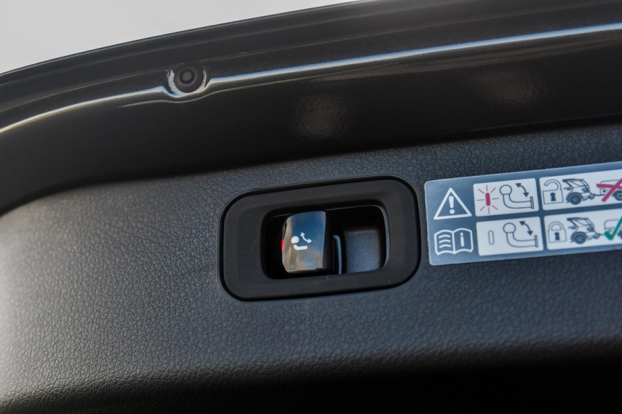 Mercedes-Benz C-Klasse Estate 300 e AMG Premium Plus. Pano, Memory, Distro+, HUD, 360 3D, Trekh, Burm, Keyless, Digital, Stuurvw! Mercedes-Benz C-Klasse Estate 300 e AMG Premium Plus. Pano, Memory, Distro+, HUD, 360 3D, Trekh, Burm, Keyless, Digital, Stuurvw!