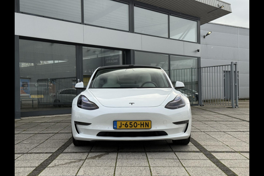 Tesla Model 3 Performance AWD | Autopilot | Panorama | Leder | Tesla Model 3 Performance AWD | Autopilot | Panorama | Leder |