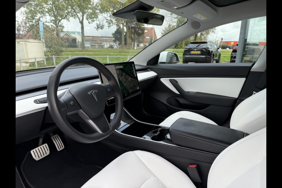 Tesla Model 3 Performance AWD | Autopilot | Panorama | Leder | Tesla Model 3 Performance AWD | Autopilot | Panorama | Leder |