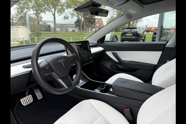 Tesla Model 3 Performance AWD | Autopilot | Panorama | Leder | Tesla Model 3 Performance AWD | Autopilot | Panorama | Leder |