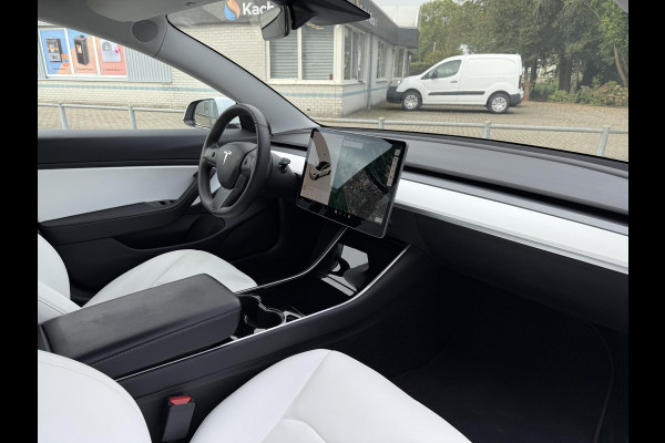 Tesla Model 3 Performance AWD | Autopilot | Panorama | Leder | Tesla Model 3 Performance AWD | Autopilot | Panorama | Leder |