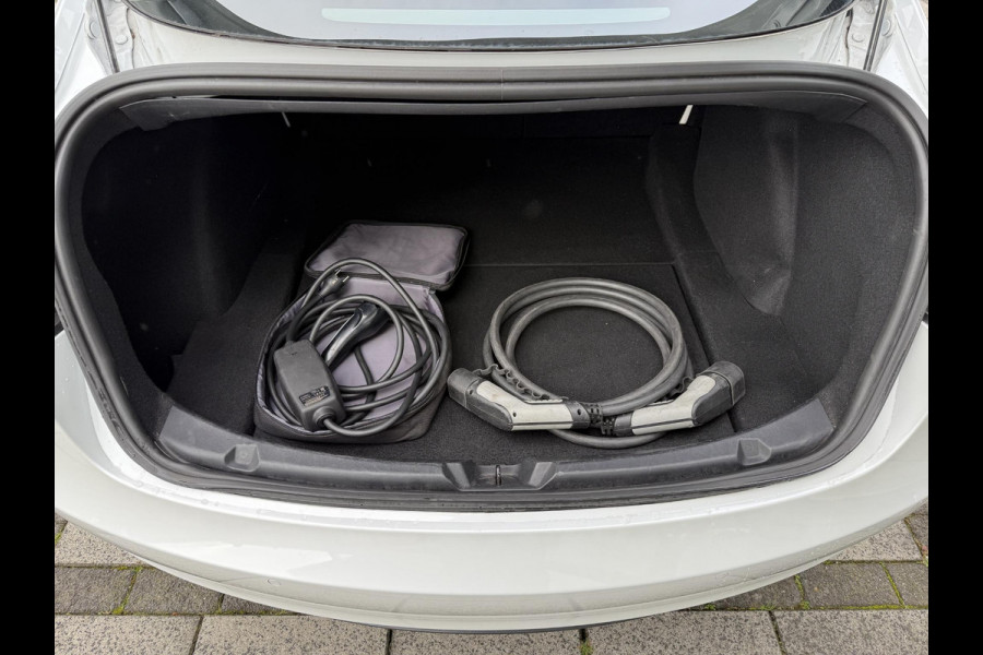 Tesla Model 3 Performance AWD | Autopilot | Panorama | Leder | Tesla Model 3 Performance AWD | Autopilot | Panorama | Leder |