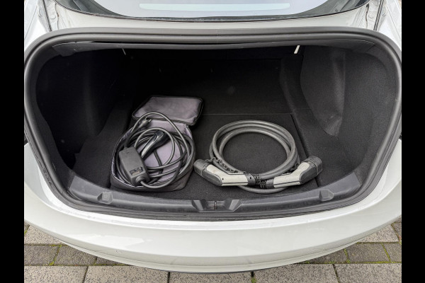 Tesla Model 3 Performance AWD | Autopilot | Panorama | Leder | Tesla Model 3 Performance AWD | Autopilot | Panorama | Leder |