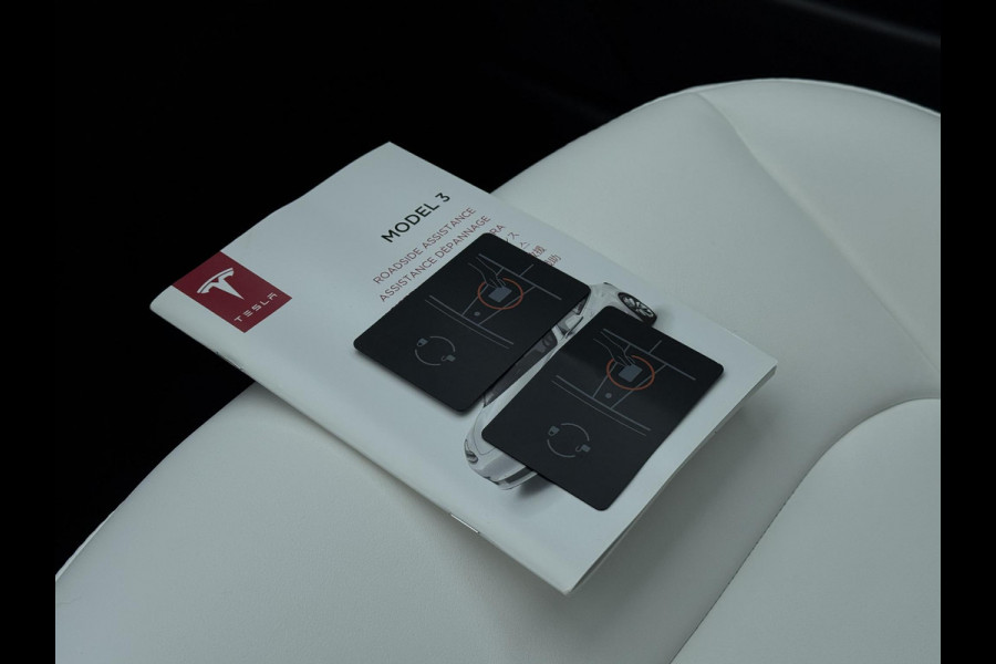 Tesla Model 3 Performance AWD | Autopilot | Panorama | Leder | Tesla Model 3 Performance AWD | Autopilot | Panorama | Leder |
