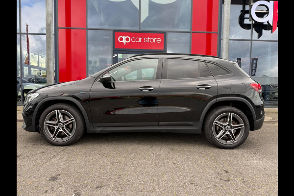 Mercedes-Benz GLA 250 e Business Solution AMG Limited/ Panorama Mercedes-Benz GLA 250 e Business Solution AMG Limited/ Panorama