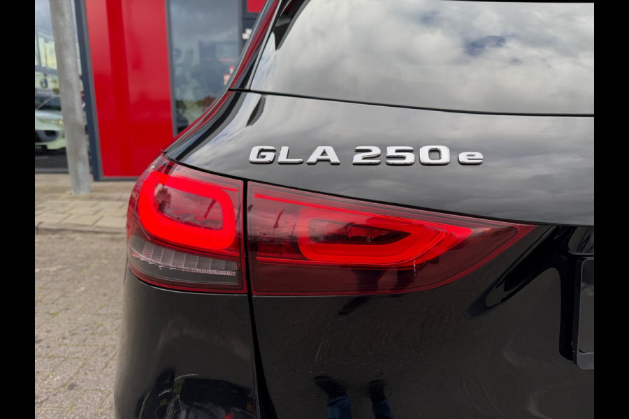 Mercedes-Benz GLA 250 e Business Solution AMG Limited/ Panorama Mercedes-Benz GLA 250 e Business Solution AMG Limited/ Panorama