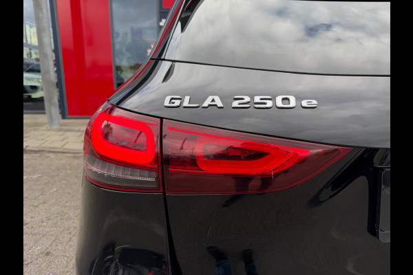 Mercedes-Benz GLA 250 e Business Solution AMG Limited/ Panorama Mercedes-Benz GLA 250 e Business Solution AMG Limited/ Panorama