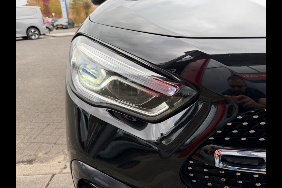 Mercedes-Benz GLA 250 e Business Solution AMG Limited/ Panorama Mercedes-Benz GLA 250 e Business Solution AMG Limited/ Panorama