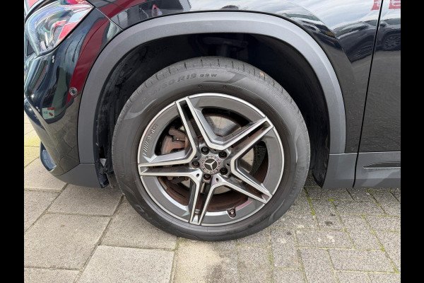 Mercedes-Benz GLA 250 e Business Solution AMG Limited/ Panorama Mercedes-Benz GLA 250 e Business Solution AMG Limited/ Panorama