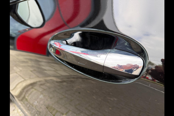 Mercedes-Benz GLA 250 e Business Solution AMG Limited/ Panorama Mercedes-Benz GLA 250 e Business Solution AMG Limited/ Panorama