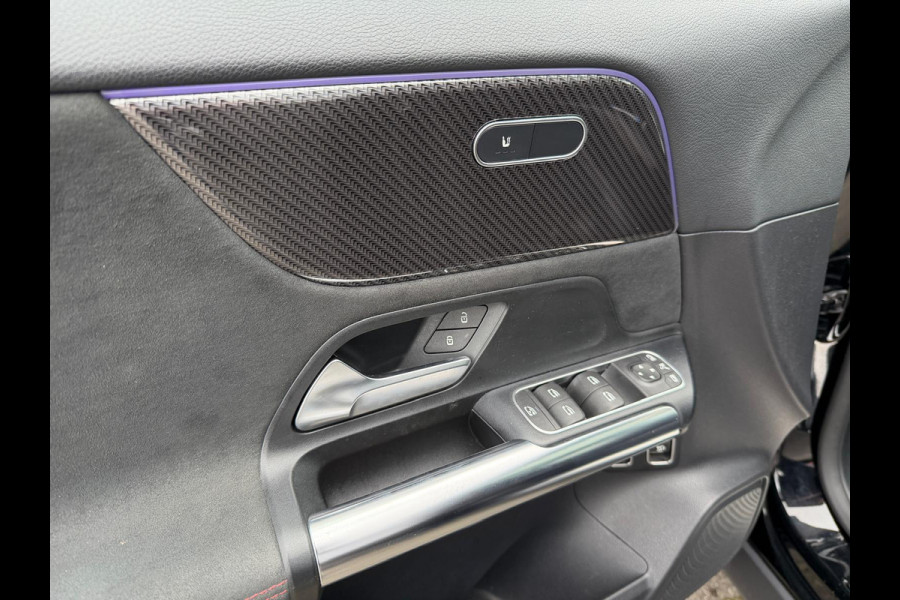 Mercedes-Benz GLA 250 e Business Solution AMG Limited/ Panorama Mercedes-Benz GLA 250 e Business Solution AMG Limited/ Panorama