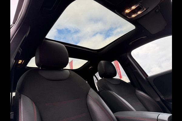 Mercedes-Benz GLA 250 e Business Solution AMG Limited/ Panorama Mercedes-Benz GLA 250 e Business Solution AMG Limited/ Panorama