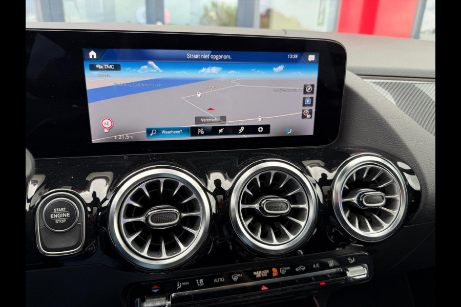 Mercedes-Benz GLA 250 e Business Solution AMG Limited/ Panorama Mercedes-Benz GLA 250 e Business Solution AMG Limited/ Panorama