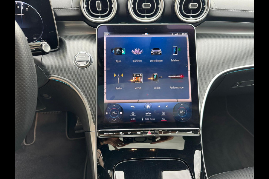 Mercedes-Benz C-Klasse AMG 63 C63 C63s Performance Panoramadak! Sfeerverlichting! Burmester! Vol opties!