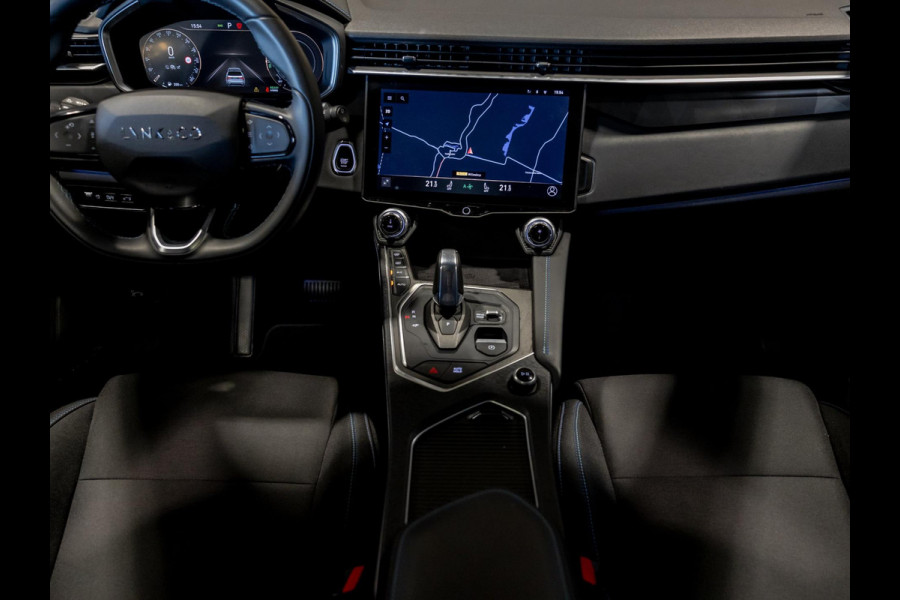 Lynk & Co 01 1.5 / 261pk / Blackstyle Lynk & Co 01 1.5 / 261pk / Blackstyle