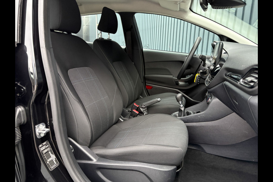 Ford Fiesta 1.0 EcoBoost Connected | Navi | Parkeersensoren | All Season banden | Prijs Rijklaar!!