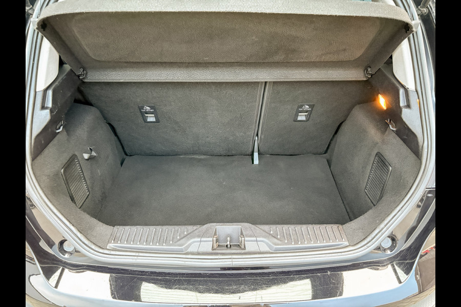 Ford Fiesta 1.0 EcoBoost Connected | Navi | Parkeersensoren | All Season banden | Prijs Rijklaar!!