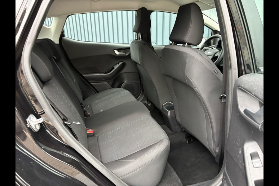 Ford Fiesta 1.0 EcoBoost Connected | Navi | Parkeersensoren | All Season banden | Prijs Rijklaar!!