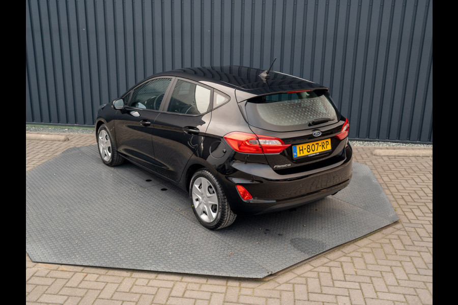 Ford Fiesta 1.0 EcoBoost Connected | Navi | Parkeersensoren | All Season banden | Prijs Rijklaar!!