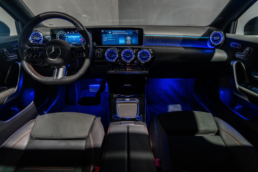 Mercedes-Benz A-Klasse 180 AMG Line | 360 | Memory | Sfeer | Hud Mercedes-Benz A-Klasse 180 AMG Line | 360 | Memory | Sfeer | Hud