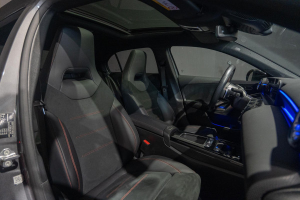 Mercedes-Benz A-Klasse 180 AMG Line | 360 | Memory | Sfeer | Hud Mercedes-Benz A-Klasse 180 AMG Line | 360 | Memory | Sfeer | Hud