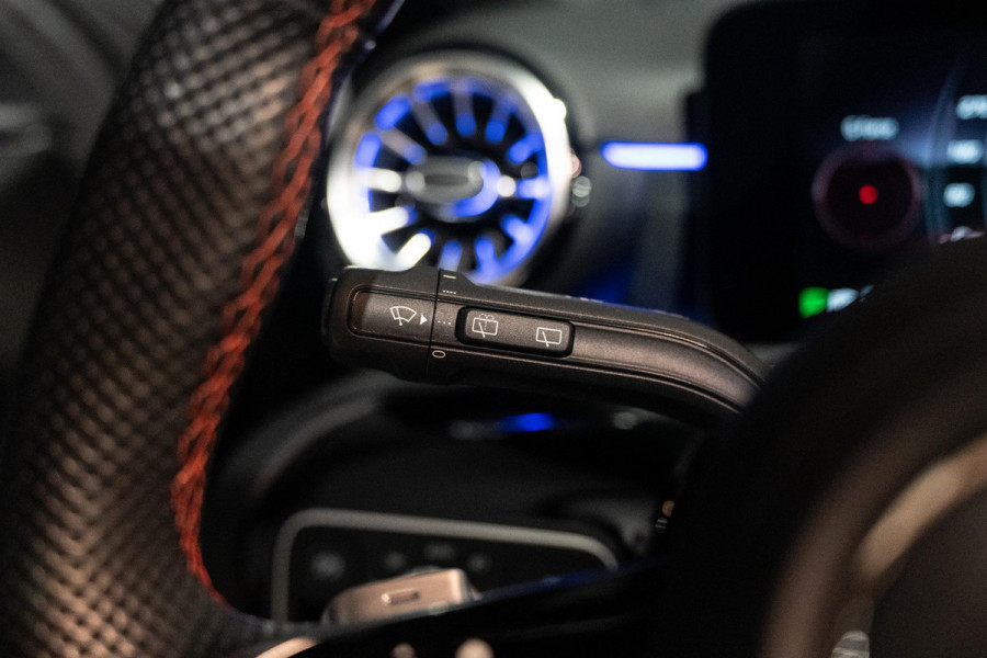 Mercedes-Benz A-Klasse 180 AMG Line | 360 | Memory | Sfeer | Hud Mercedes-Benz A-Klasse 180 AMG Line | 360 | Memory | Sfeer | Hud