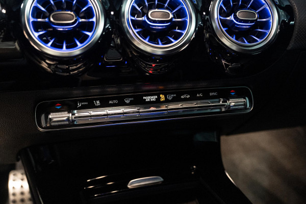 Mercedes-Benz A-Klasse 180 AMG Line | 360 | Memory | Sfeer | Hud Mercedes-Benz A-Klasse 180 AMG Line | 360 | Memory | Sfeer | Hud