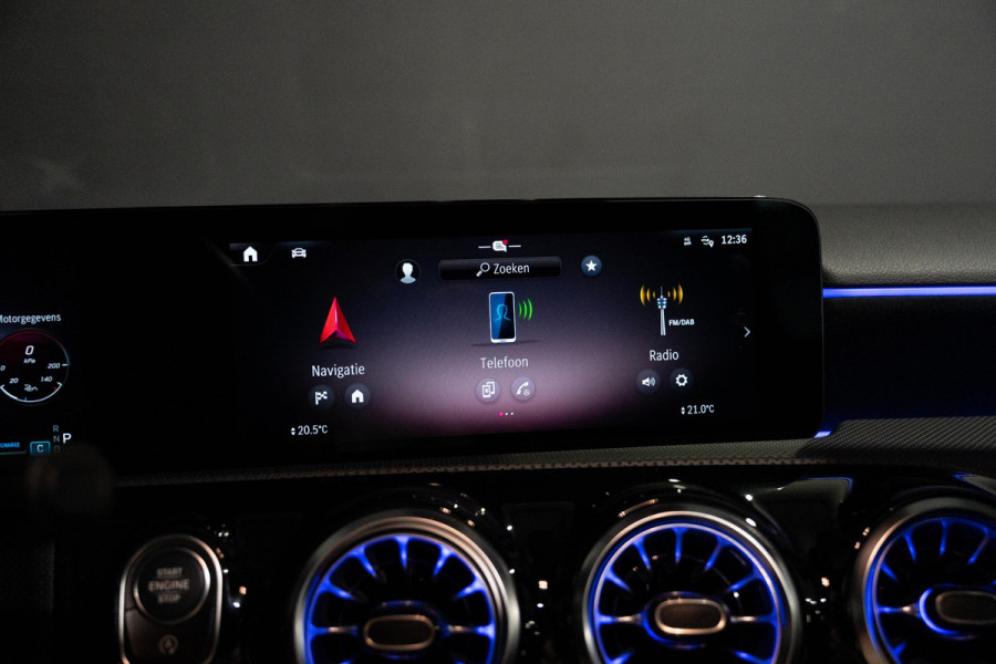 Mercedes-Benz A-Klasse 180 AMG Line | 360 | Memory | Sfeer | Hud Mercedes-Benz A-Klasse 180 AMG Line | 360 | Memory | Sfeer | Hud