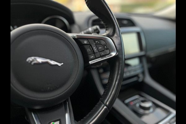 Jaguar F-Pace 2.0t AWD R-Sport, Automaat, Pano, Camera, Cruise, Median, Memory Jaguar F-Pace 2.0t AWD R-Sport, Automaat, Pano, Camera, Cruise, Median, Memory