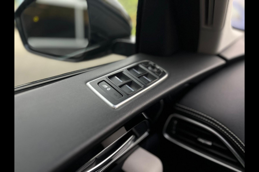 Jaguar F-Pace 2.0t AWD R-Sport, Automaat, Pano, Camera, Cruise, Median, Memory Jaguar F-Pace 2.0t AWD R-Sport, Automaat, Pano, Camera, Cruise, Median, Memory