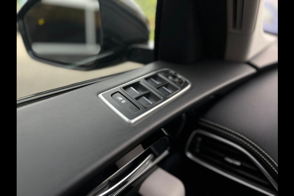 Jaguar F-Pace 2.0t AWD R-Sport, Automaat, Pano, Camera, Cruise, Median, Memory Jaguar F-Pace 2.0t AWD R-Sport, Automaat, Pano, Camera, Cruise, Median, Memory