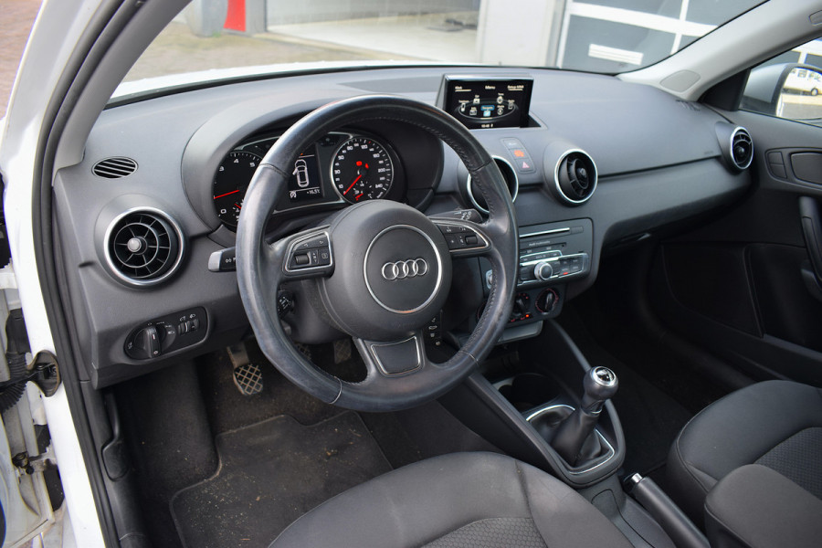 Audi A1 Sportback 1.0 TFSI Active | Airco | 17” LM | Navi | Cruise | Sensoren