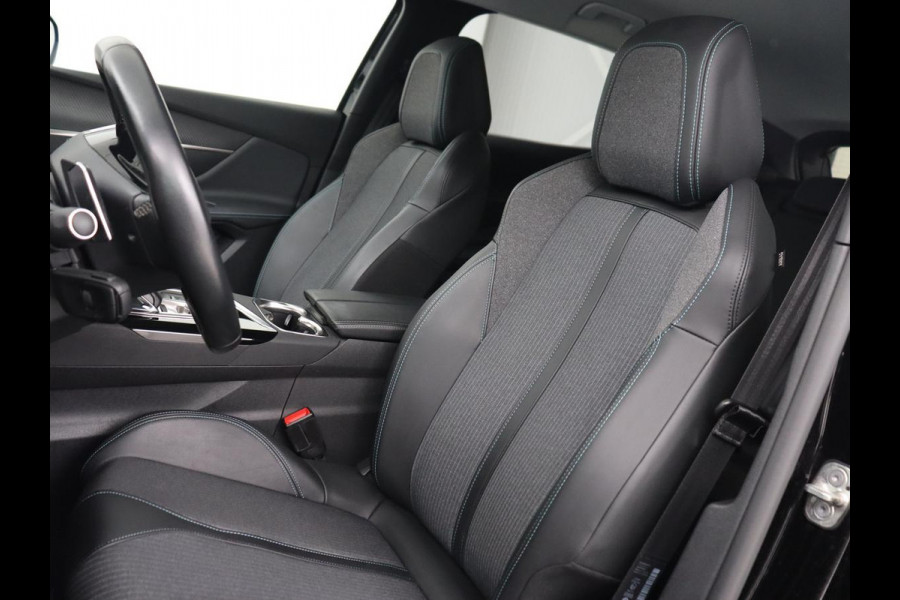 Peugeot 3008 1.6 HYbrid 225 Allure Pack | Carplay | Navigatie | Camera | Cruise Control | LED Koplampen | LMV 18 | Peugeot 3008 1.6 HYbrid 225 Allure Pack | Carplay | Navigatie | Camera | Cruise Control | LED Koplampen | LMV 18 |