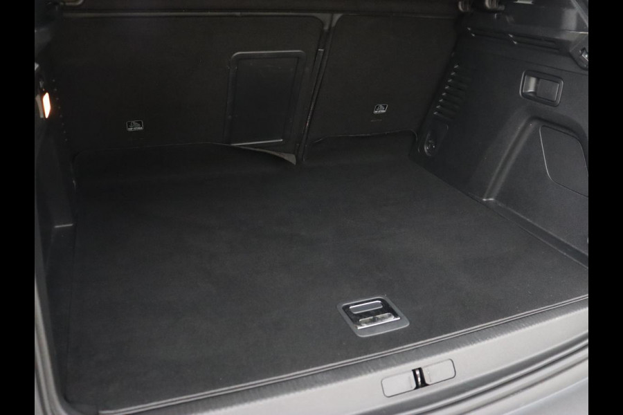 Peugeot 3008 1.6 HYbrid 225 Allure Pack | Carplay | Navigatie | Camera | Cruise Control | LED Koplampen | LMV 18 | Peugeot 3008 1.6 HYbrid 225 Allure Pack | Carplay | Navigatie | Camera | Cruise Control | LED Koplampen | LMV 18 |