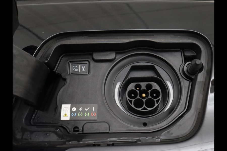 Peugeot 3008 1.6 HYbrid 225 Allure Pack | Carplay | Navigatie | Camera | Cruise Control | LED Koplampen | LMV 18 | Peugeot 3008 1.6 HYbrid 225 Allure Pack | Carplay | Navigatie | Camera | Cruise Control | LED Koplampen | LMV 18 |