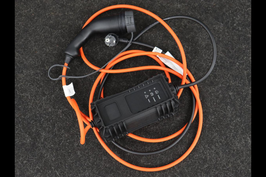 Peugeot 3008 1.6 HYbrid 225 Allure Pack | Carplay | Navigatie | Camera | Cruise Control | LED Koplampen | LMV 18 | Peugeot 3008 1.6 HYbrid 225 Allure Pack | Carplay | Navigatie | Camera | Cruise Control | LED Koplampen | LMV 18 |