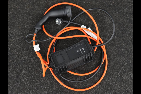 Peugeot 3008 1.6 HYbrid 225 Allure Pack | Carplay | Navigatie | Camera | Cruise Control | LED Koplampen | LMV 18 | Peugeot 3008 1.6 HYbrid 225 Allure Pack | Carplay | Navigatie | Camera | Cruise Control | LED Koplampen | LMV 18 |