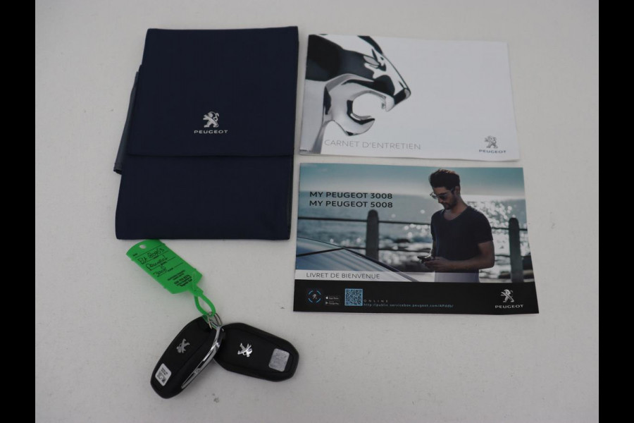 Peugeot 3008 1.6 HYbrid 225 Allure Pack | Carplay | Navigatie | Camera | Cruise Control | LED Koplampen | LMV 18 | Peugeot 3008 1.6 HYbrid 225 Allure Pack | Carplay | Navigatie | Camera | Cruise Control | LED Koplampen | LMV 18 |