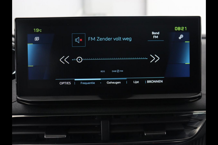 Peugeot 3008 1.6 HYbrid 225 Allure Pack | Carplay | Navigatie | Camera | Cruise Control | LED Koplampen | LMV 18 | Peugeot 3008 1.6 HYbrid 225 Allure Pack | Carplay | Navigatie | Camera | Cruise Control | LED Koplampen | LMV 18 |